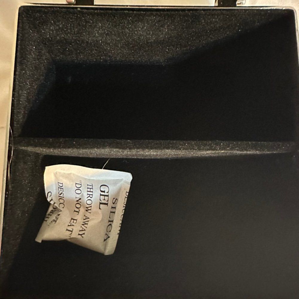Shiny Jewelry Box - Picture 4 of 9